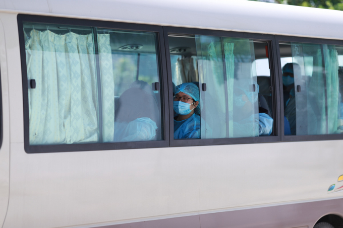 Đà Nẵng tiến hành cách ly đoàn 79 hành khách đến từ TP Deague (Hàn Quốc). Báo: CATP Đà Nẵng.