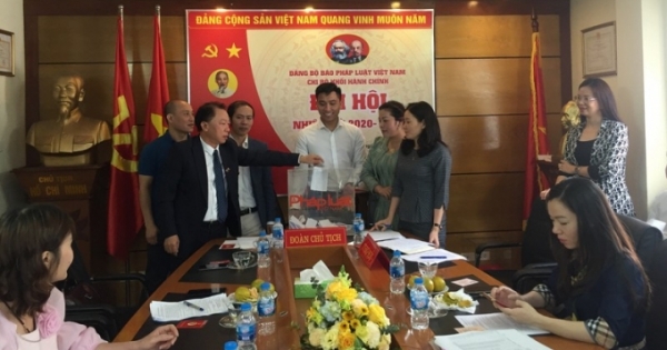 Đại hội Chi bộ khối Hành chính Báo Pháp luật Việt Nam: Tự tin, sáng tạo, tiến bước, thành công!