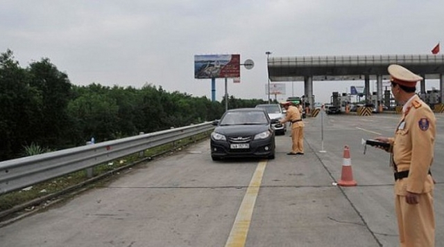 Tổng kiểm tra nồng độ cồn, tốc độ trên cao tốc Đà Nẵng – Quảng Ngãi