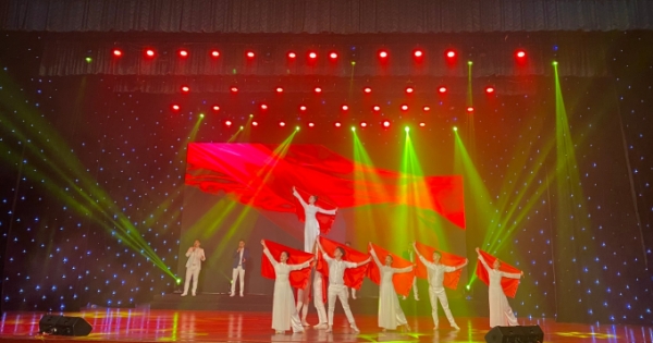 Phát trực tuyến chương trình nghệ thuật mừng ngày thành lập Đảng của nhà hát Trưng Vương Đà Nẵng