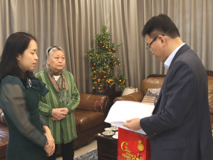 Bộ trưởng Lê Thành Long cũng chuyển tới gia đình cố Bộ trưởng thư chia buồn của Đại sứ Đặc mệnh toàn quyền Nhật Bản tại Việt Nam Yamada Taki và Bộ trưởng Tư pháp Nhật Bản Kamikawa Yoko
