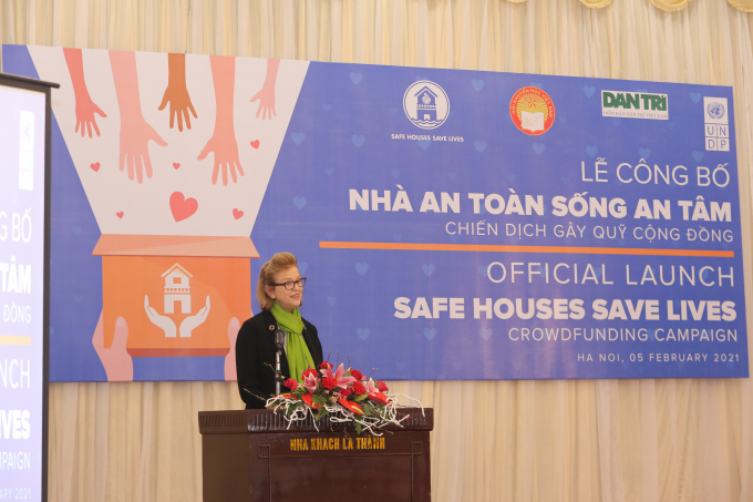 Bà Caitlin Wiesen, Trưởng đại diện thường trú UNDP tại Việt Nam, phát biểu khai mạc
