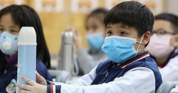 Giáo viên, nhân viên và học sinh Hà Nội phải khai báo y tế sau kỳ nghỉ Tết