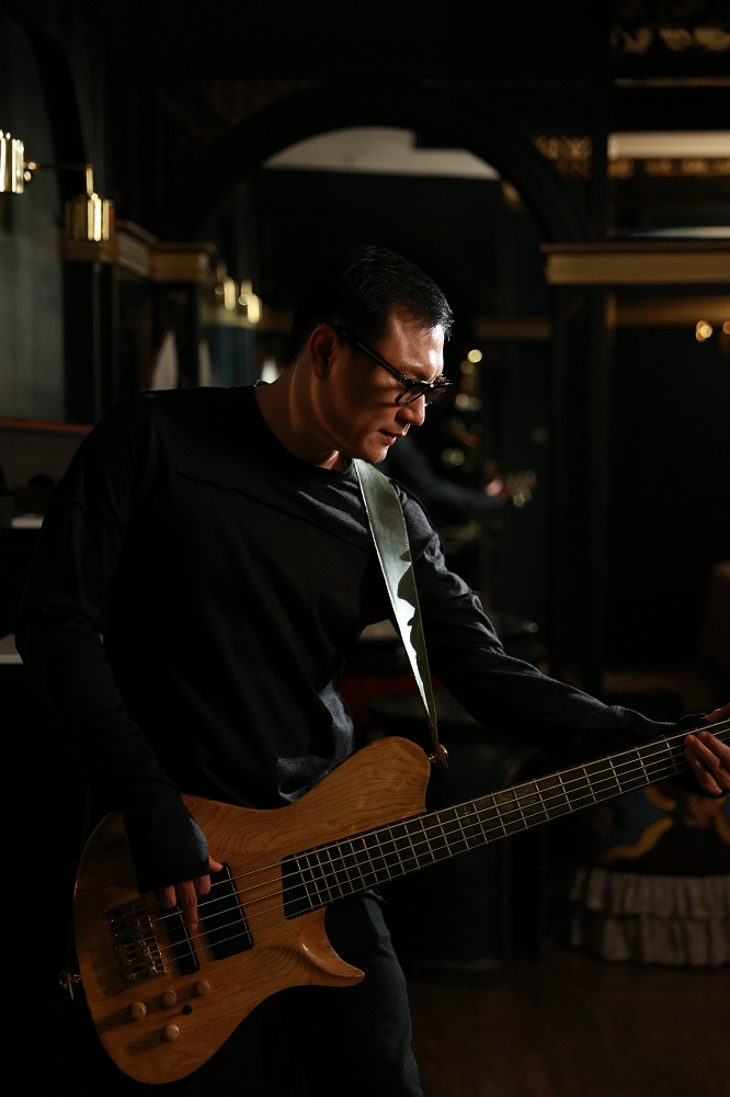 Nghệ sĩ guitar bass Nguyễn Minh Đức