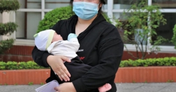Bệnh nhân sơ sinh đầu tiên và nhỏ tuổi nhất tại Việt Nam mắc COVID-19 được công bố khỏi bệnh