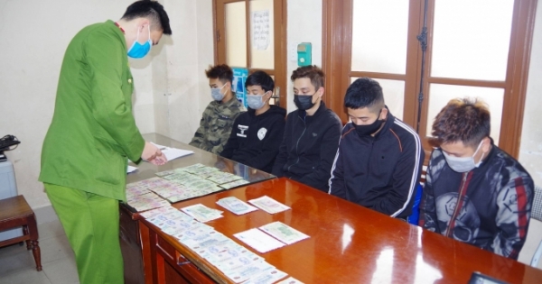 Thái Nguyên: Bắt nhóm đối tượng 9X đánh liêng ăn tiền trong quán cafe