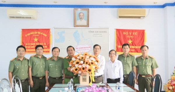 An Giang: Chúc mừng cán bộ y tế nhân ngày thầy thuốc Việt Nam
