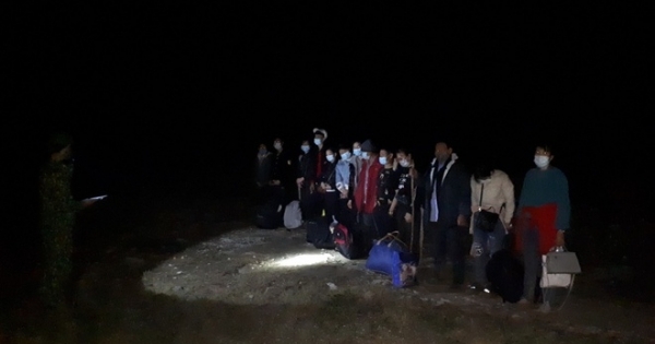 Cao Bằng: Phát hiện 13 người vượt biên từ Trung Quốc về nước