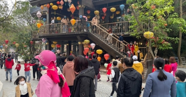 "Phố cổ Hội an" thu nhỏ giữa lòng Ninh Bình thu hút hàng ngàn du khách