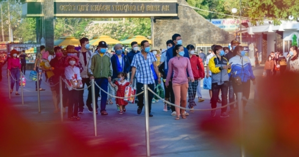 Đón hàng trăm ngàn lượt khách, du lịch Tây Ninh “ấm” dịp đầu năm