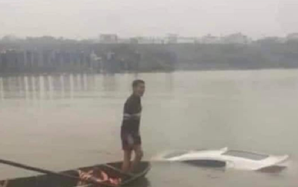 Tìm thấy thi thể người đàn ông trong ô tô dưới đáy sông sau nhiều ngày mất tích