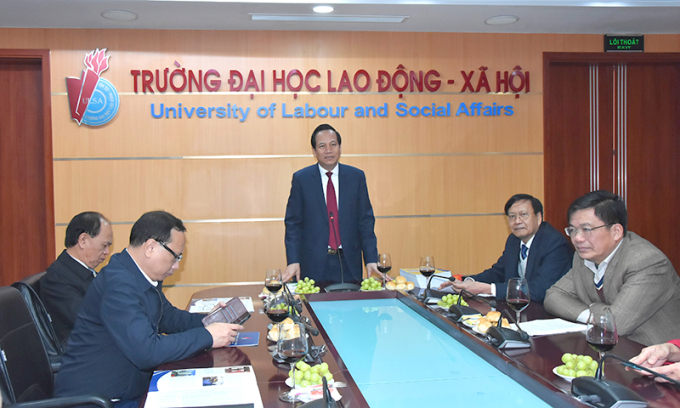 Bộ trưởng Đào Ngọc Dung làm việc với Trường Đại học Lao động – Xã hội