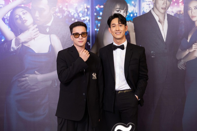 S.T Sơn Thạch và Song Luân đến ủng hộ phim mới của Minh Hằng. (Nguồn ảnh: CJ, FBNV).