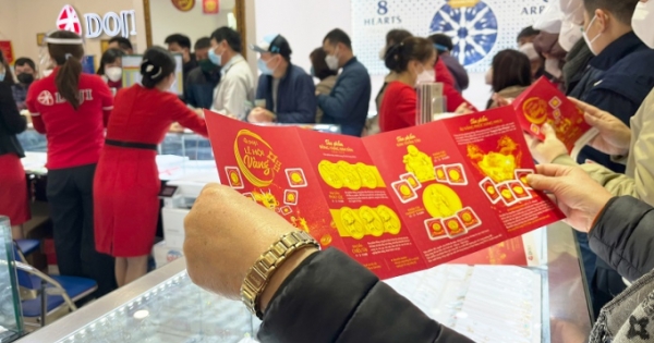 Hàng loạt các sản phẩm vàng ấn tượng của DOJI thu hút đông đảo khách hàng trong ngày Vía Thần Tài