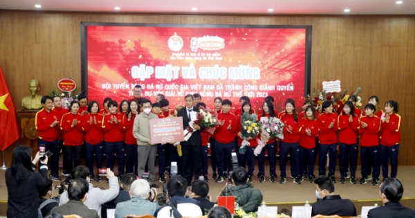VFF tổ chức mừng chiến công và trao thưởng đội tuyển bóng đá nữ quốc gia