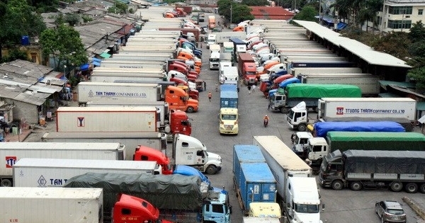 Dừng tiếp nhận phương tiện tới cửa khẩu Lạng Sơn trong 10 ngày để giảm ùn tắc