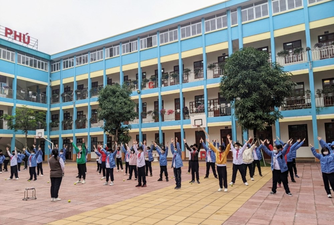 Học sinh Trường THCS Trần Phú (quận Lê Chân) trong giờ tập thể dục.