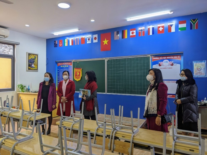 Đoàn công tác của Sở Giáo dục và Đào tạo kiểm tra công tác phòng chống dịch tại Trường Tiểu học Nguyễn Văn Tố (quận Lê Chân).
