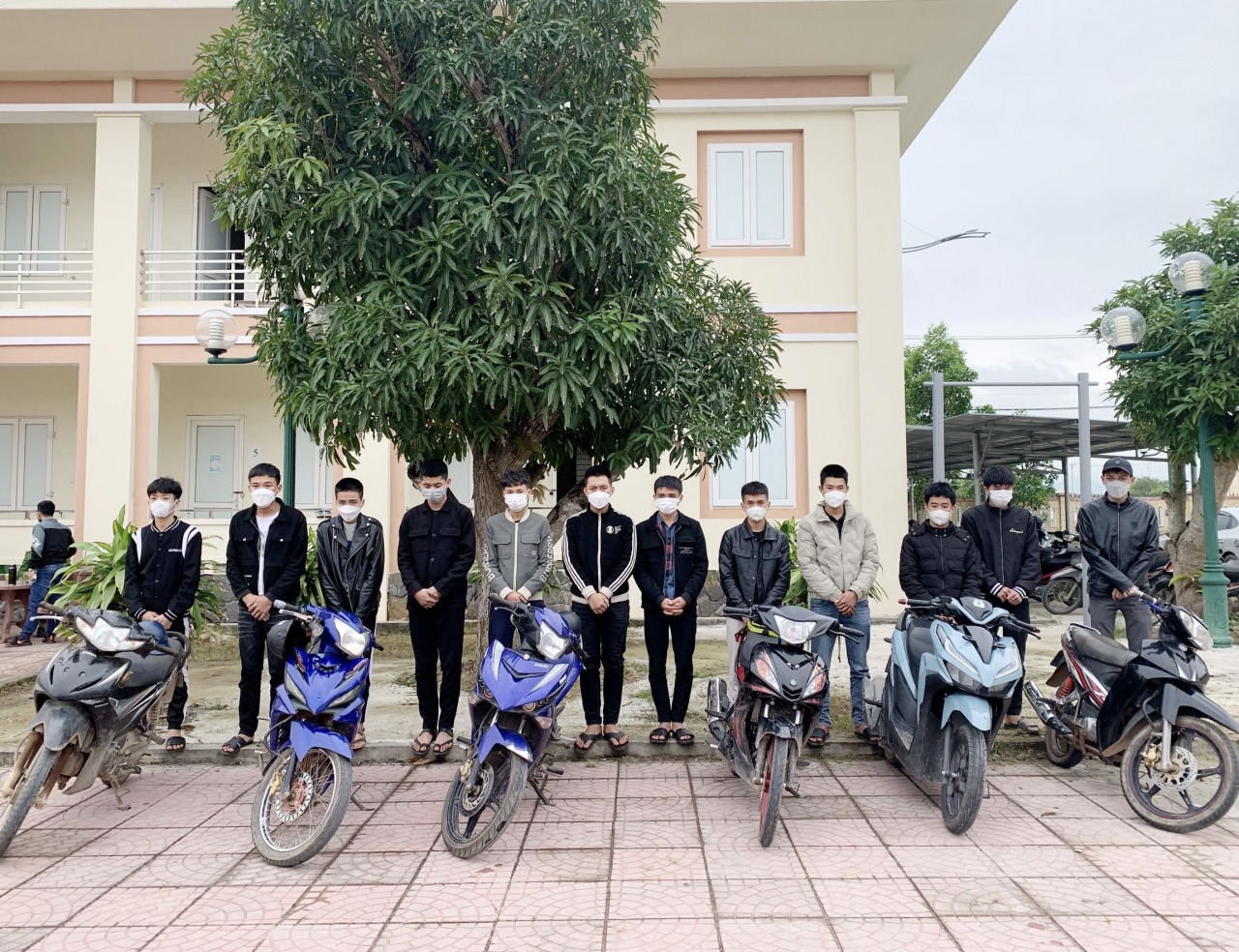 Nhóm thanh niên có liên quan vụ việc sử dụng hung khí nguy hiểm gây rối trật tự công cộng trên địa bàn huyện Quảng Trạch