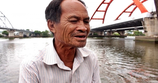 Người đàn ông vớt nam sinh trên sông Sài Gòn: Cháu trẻ quá, rất xót xa