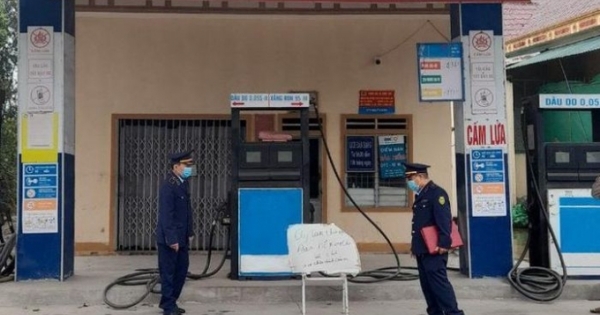 Bất ngờ ngừng bán xăng, hai cửa hàng tại Hà Tĩnh bị phạt