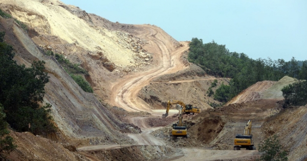 Dự án cao tốc Bắc-Nam: Xử lý nghiêm tình trạng tranh giành mỏ vật liệu