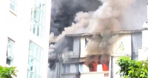 Hỏa hoạn bất ngờ bốc cháy tại tòa nhà cao tầng ở TP HCM