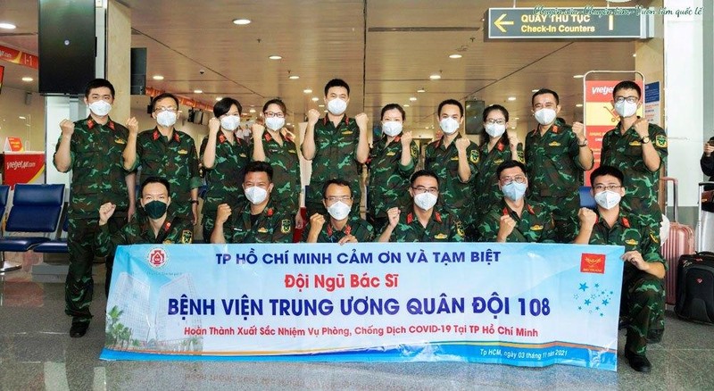 Các bác sĩ Bệnh viện Trung ương Quân đội 108 rời tâm dịch TP Hồ Chí Minh sau khi hoàn thành xuất sắc nhiệm vụ.