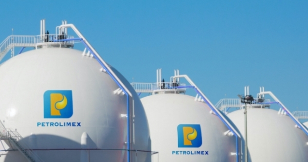 Năm 2022, "ông lớn" xăng dầu Petrolimex giảm lãi 40%