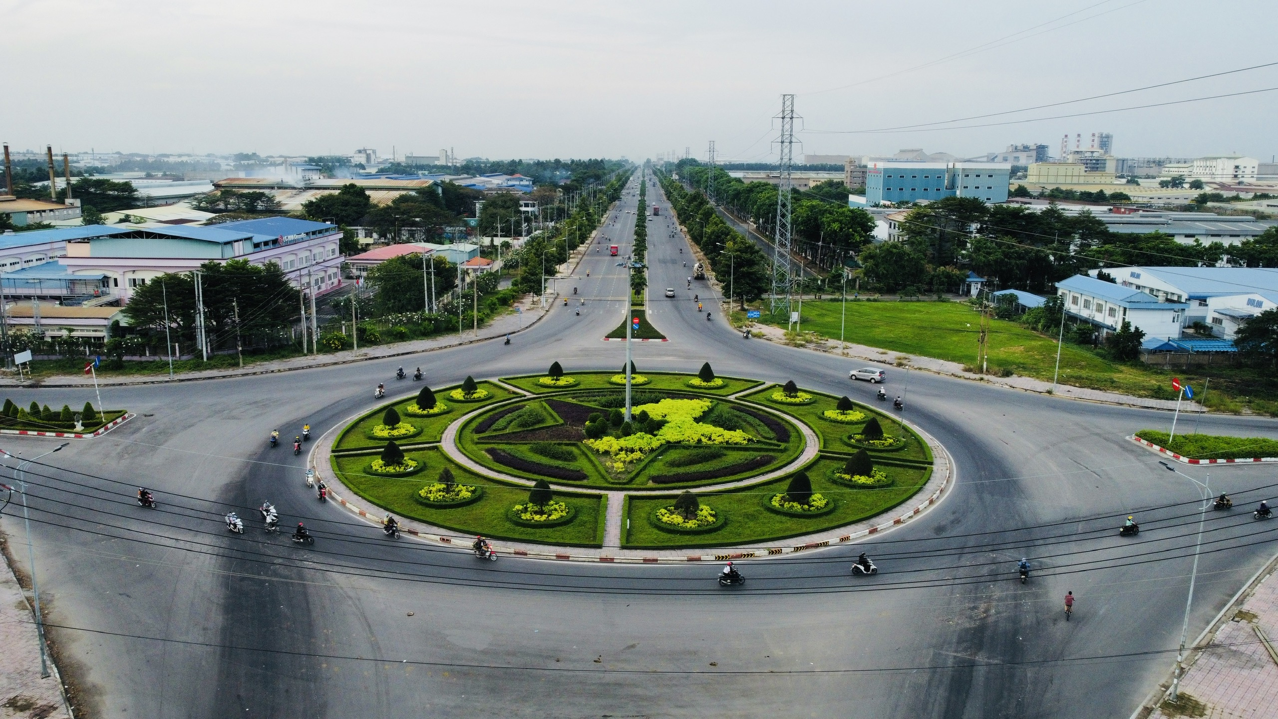 Đường 319 từ cao tốc đi qua KCN Nhơn Trạch nối về cảng Cái Mép trong tương lai gần.