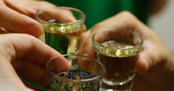 Tăng cường biện pháp phòng chống ngộ độc rượu trên cả nước
