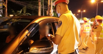 Hoà Bình: Tài xế ôtô say rượu, chống đối khiến một CSGT phải nhập viện