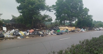 Chậm dự án xử lý rác, người dân thị trấn Hương Khê kêu trời vì ô nhiễm