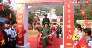 Tân binh Hà Giang hồ hởi lên đường nhập ngũ