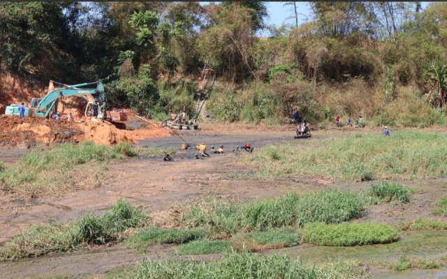 Kon Tum: Vỡ hồ chứa nước thải, 1 công nhân mất tích