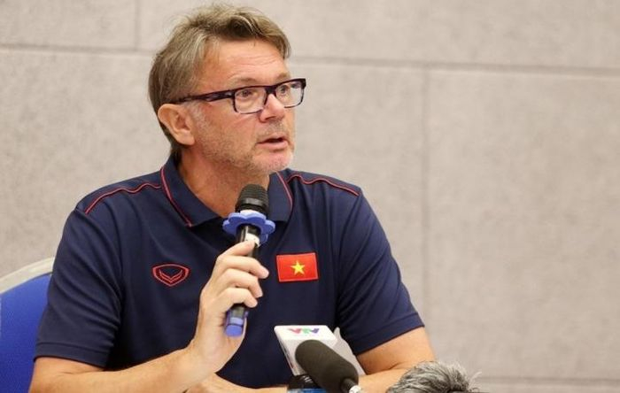 HLV Philippe Troussierdẫn dắt đội tuyển Việt Nam  thay thế HLV Park Hang-seo.