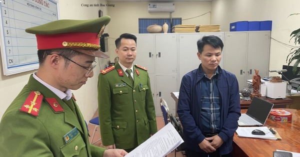 Trạm trưởng kiểm lâm cùng 2 Phó Chủ tịch xã ở Phú Thọ bị bắt vì lập khống hồ sơ gỗ