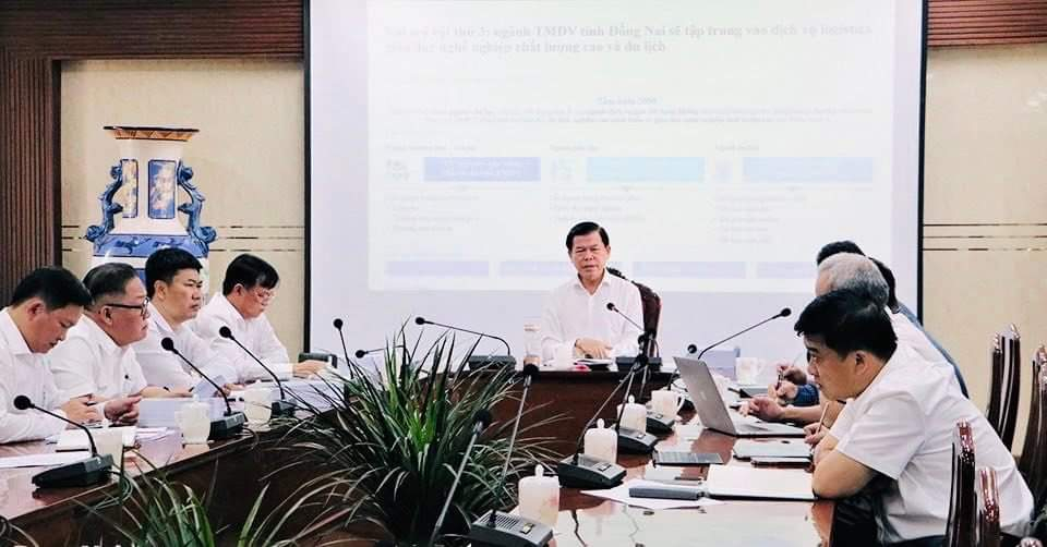 Bí thư tỉnh ủy Nguyễn Hồng Lĩnh chủ trì buổi làm việc về tiến độ lập quy hoạch tỉnh.