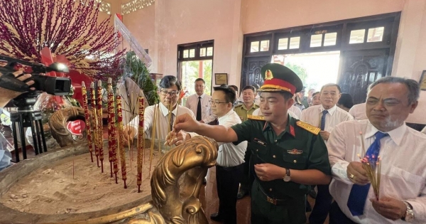 Đồng Nai: Lãnh đạo huyện Nhơn Trạch dâng hương viếng Đền thờ Liệt sĩ