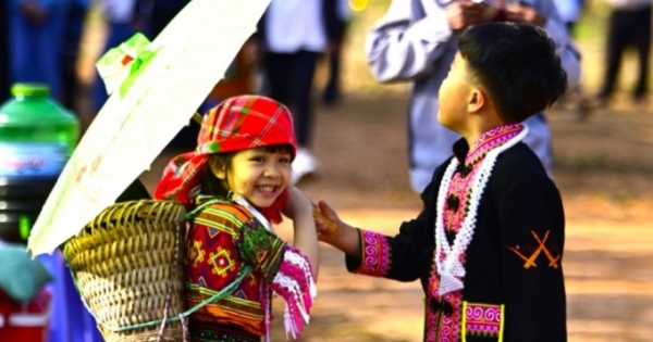 Người Mông tại Lâm Đồng khai hội đầu Xuân