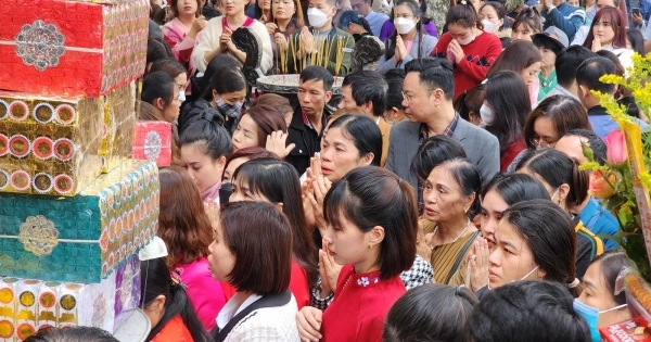 phu tay ho ken dac nguoi dang le cau may man binh an cho nam moi giap thin