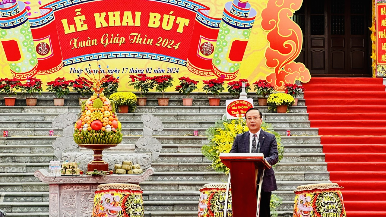 Ông Uông Minh Long – Phó Chủ tịch huyện Thuỷ Nguyên phát biểu khai mạc Lễ hội