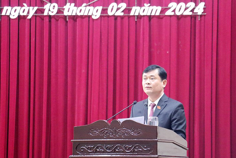 Chủ tịch HĐND tỉnh Nghệ An Thái Thanh Quý kết luật kỳ họp.