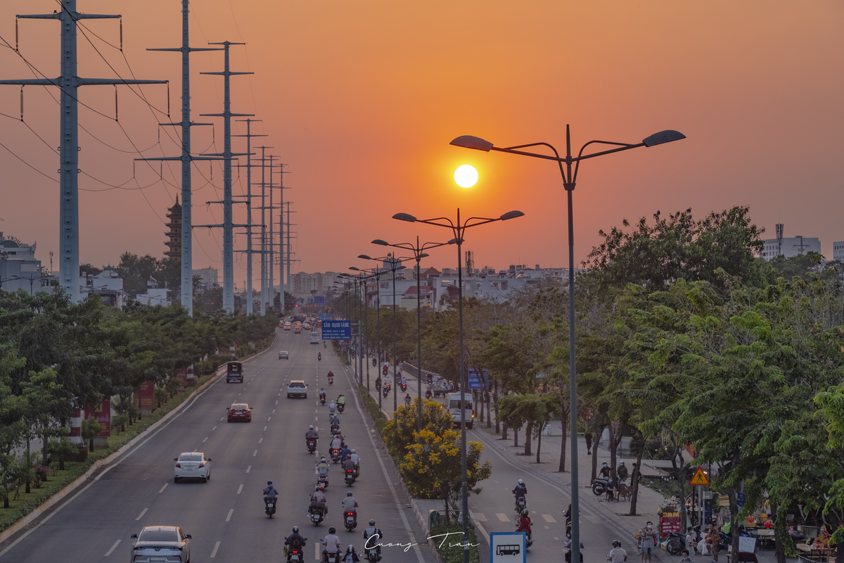 Pham_Van_Dong_Boulevard,_HCMC