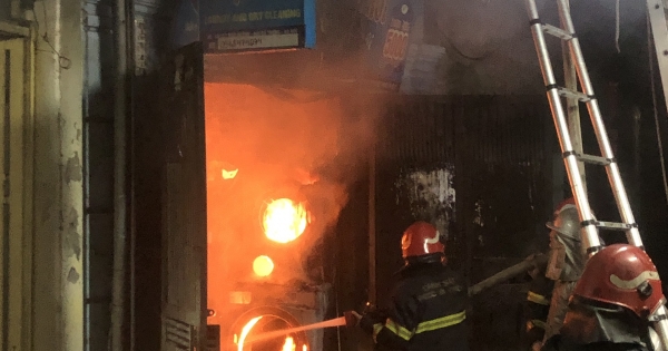 Hà Nội: Kịp thời dập tắt đám cháy, cứu 3 người trong đêm