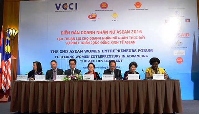 Diễn đ&agrave;n Doanh nh&acirc;n nữ ASEAN lần thứ hai được tổ chức tại H&agrave; Nội.