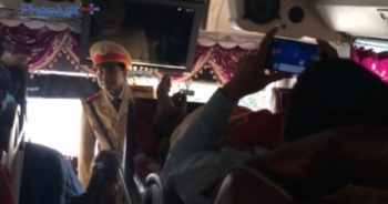 Chở quá số người, xe khách vẫn “lọt” Trạm CSGT Hòa Bình, Sơn La