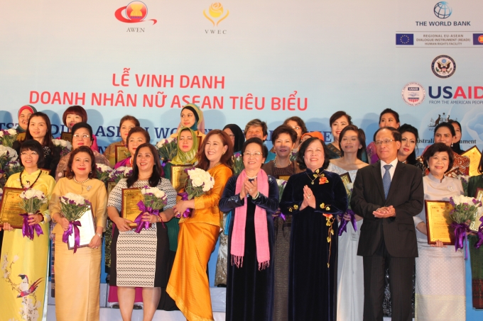 87 Doanh nh&acirc;n nữ ti&ecirc;u biểu của 10 nước ASEAN được vinh danh trong dịp n&agrave;y.
