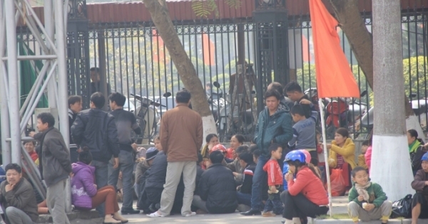 Khởi tố hình sự vụ người dân tụ tập tại cổng UBND tỉnh Thanh Hóa