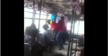 Clip hot: Thanh niên móc túi trên xe bus gặp ngay... công an